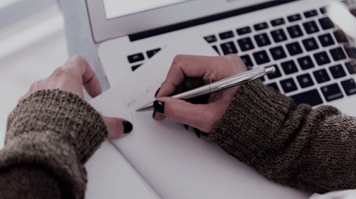 L'importance de la personnalisation du plan thématique dans l'analyse des verbatim clients